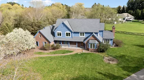 4749 W River Holw, Mequon, WI 53092