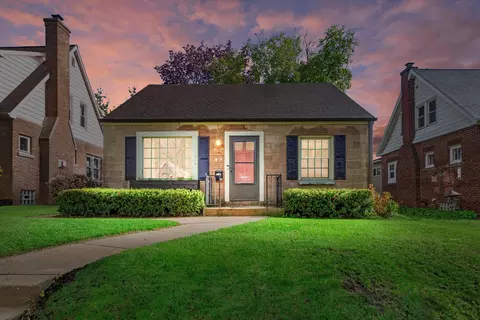 3109 E Crawford, Saint Francis, WI 53235