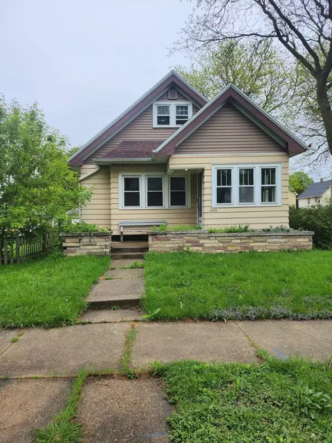 1028 S 62nd, West Allis, WI 53214