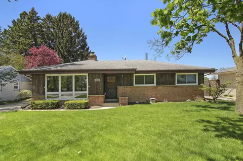 3176 Taylor, Racine, WI 53405