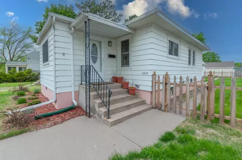 1915 Farnam, La Crosse, WI 54601