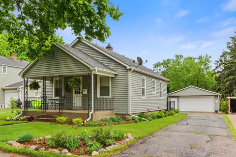 1126 Barnes, Delavan, WI 53115