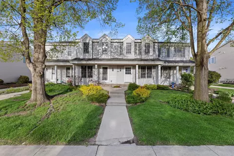 2066 Cliff-alex #59C, Waukesha, WI 53189