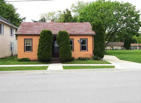 1220 S 3rd, Watertown, WI 53094