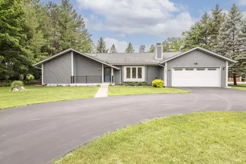 10811 N Sherwood, Mequon, WI 53092