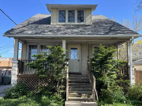 2812 W Rogers, Milwaukee, WI 53215