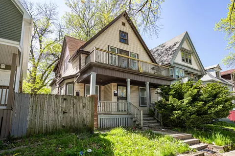 2363 N 44th, Milwaukee, WI 53210