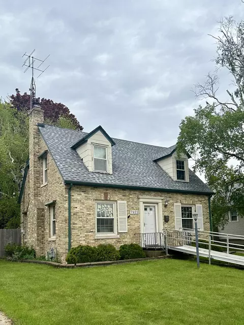 7922 28th, Kenosha, WI 53143