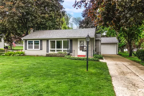 751 High, Oconomowoc, WI 53066