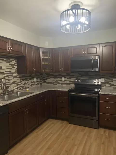 3239 S 58th #109, Milwaukee, WI 53219
