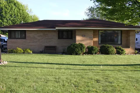 1805 Marquette, South Milwaukee, WI 53172