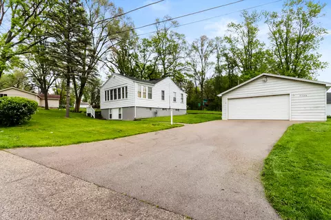 7725 Lily Lk, Wheatland, WI 53105