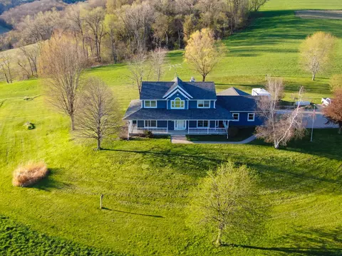 n7003 County Road W, Onalaska, WI 54636