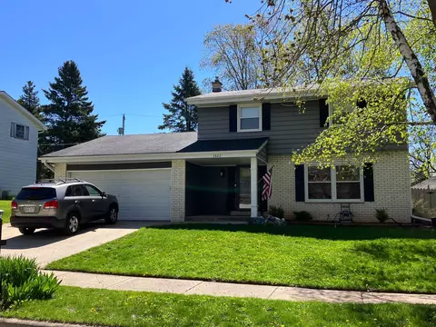 1522 Park Vw, Port Washington, WI 53074