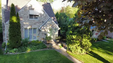 2078 S 107th, West Allis, WI 53227