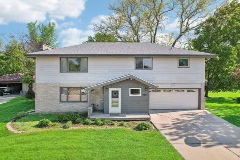 665 Armour, Oconomowoc, WI 53066
