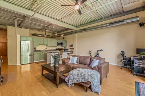 234 E Reservoir #312, Milwaukee, WI 53212