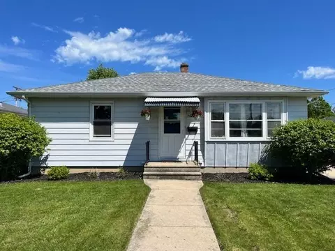 7827 32nd, Kenosha, WI 53142