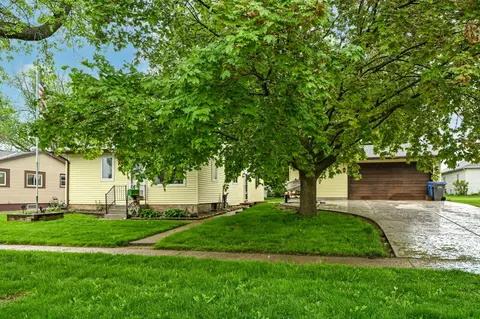 1209 Dakota, Watertown, WI 53094