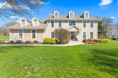 w260n2848 Steeplechase, Pewaukee, WI 53072