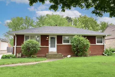 11061 W Park Hl, Wauwatosa, WI 53226