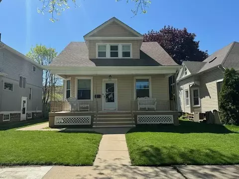 928 Grove, Racine, WI 53405