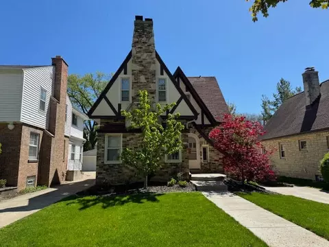 5358 N Kent, Whitefish Bay, WI 53217