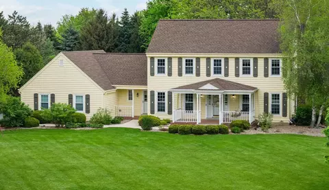 1650 Wolf Run, Richfield, WI 53076
