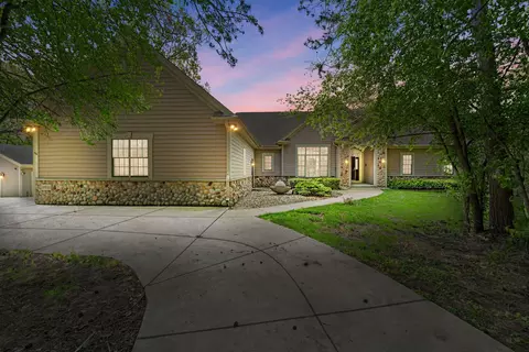 10835 W Rawson, Franklin, WI 53132