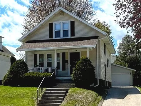 1324 S 14th, Manitowoc, WI 54220