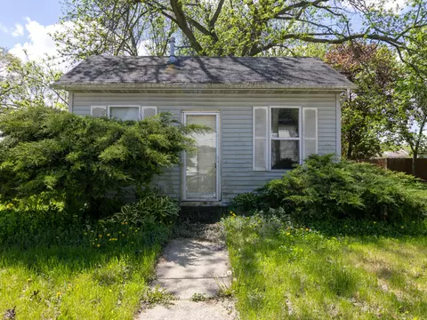 325 E South, Stoughton, WI 53589