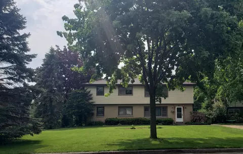 1661 N 116th #1663, Wauwatosa, WI 53226