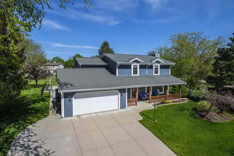 3106 Rolling Rdg, Waukesha, WI 53188