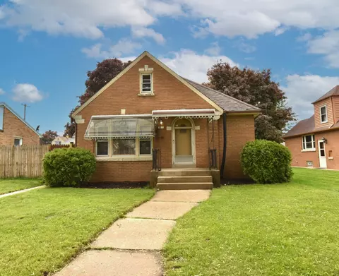3555 S 15th, Milwaukee, WI 53221
