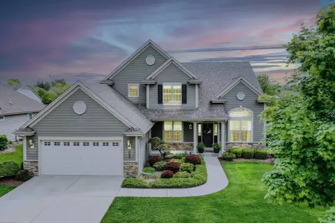 3523 Fiddlers Crk, Waukesha, WI 53188
