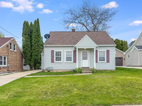1105 Dewey, Manitowoc, WI 54220
