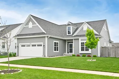 1909 Big Bnd, Waukesha, WI 53189