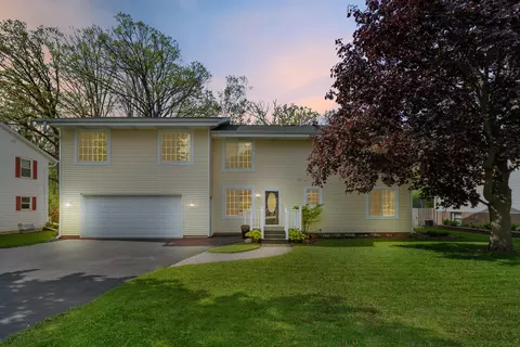 133 W Paradise, West Bend, WI 53095
