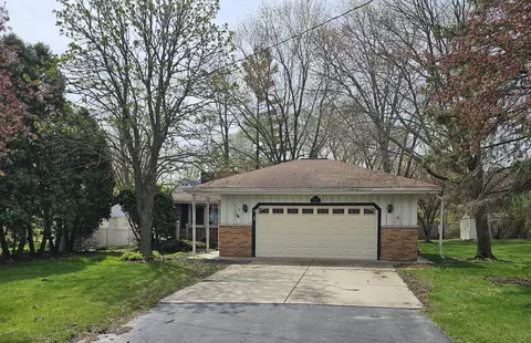 10315 W Courtland, Wauwatosa, WI 53225