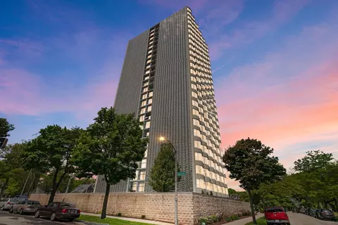2525 S S Shr #6A, Milwaukee, WI 53207