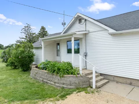 n1187 Maple Ridge Road, Linn, WI 53147