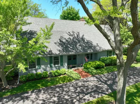 316 W Thornapple, Mequon, WI 53092