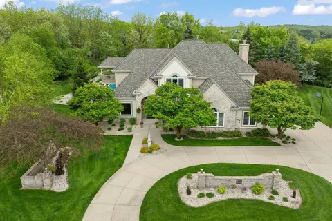 w307n1611 Shadowood, Delafield, WI 53018