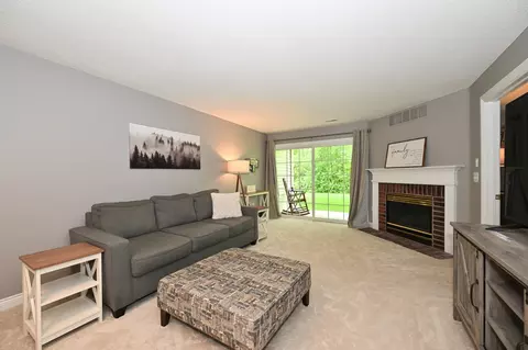 584 Pewaukee #B, Pewaukee, WI 53072