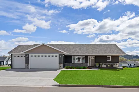 1313 Crockett, Holmen, WI 54636