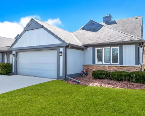 825 W Autumn Path, Bayside, WI 53217