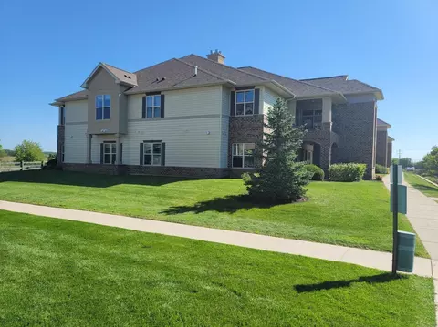 2849 W Drexel #613, Franklin, WI 53132