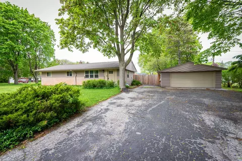 5870 W Donna, Brown Deer, WI 53223