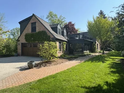 518 E Ravine, Mequon, WI 53092