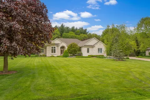 213 Crooked Stick, North Prairie, WI 53153